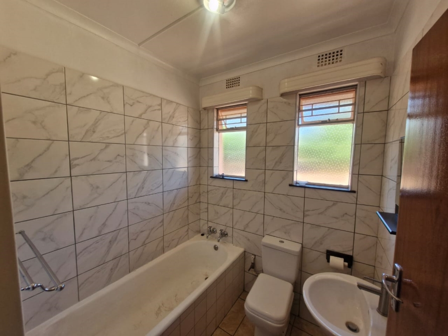 To Let 4 Bedroom Property for Rent in Kathu Northern Cape